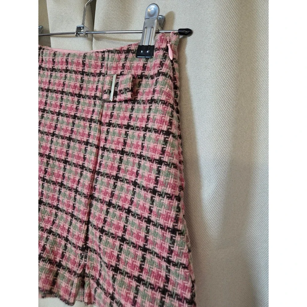 btween pink green